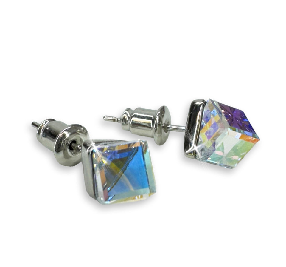 EARRING PRISMATIC STUDS